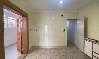 Imagem 7: Sobrado para venda possui 214 metros quadrados com 3 quartos