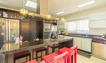 Imagem 4: Sobrado com 1 suíte(s) mais 2 quarto(s) à venda no bairro Saguaçu em Joinville, por R$ 2.4