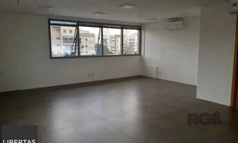 Imagem 5: Excelente sala comercial no Menino Deus, com uma vaga de garagem coberta e escriturada