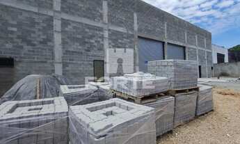 Imagem 2: ALUGO excelente galpão comercial no Jardim Ponte Grande com 300 metros, pé direito com 07