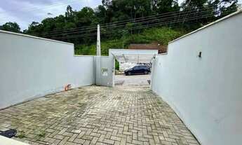 Imagem 5: Casa com 3 dormitórios sendo 1 suíte e 2 vagas de garagem em Brusque