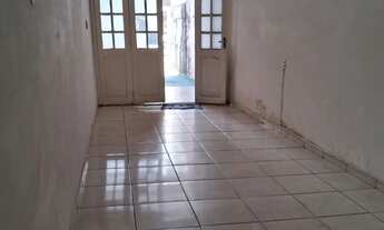 Imagem: ALUGO CASA BEM LOCALIZADA