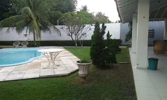 Imagem 3: Casa na Avenida dos Holandeses com campo de futebol