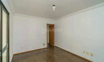 Imagem 6: Apartamento com 2 dormitórios, sendo 1 suíte, e 1 vaga de garagem no bairro Menino Deus