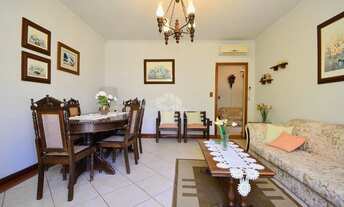 Imagem 3: CASA SEMIMOBILIADA COM 3 QUARTOS 1 SUÍTE E VAGA PARA 4 CARROS NA TRINDADE FLORIANÓPOLIS