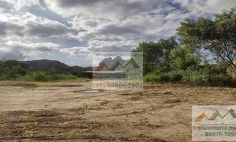 Imagem 2: Terreno plano, com 30 metros de frente e generosos 3000m²