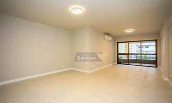 Imagem 3: Apartamento de Alto Padrão à Venda no Bigorrilho 3 Suítes, 3 Vagas, Totalmente Renovado