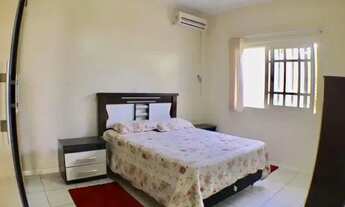 Imagem 7: Casa uma quadra do mar com 3 dormitórios, piscina e mobiliada