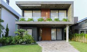 Imagem: Mansão de 5 suítes á beira do lago e