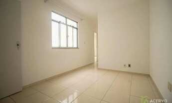 Imagem 2: Apartamento com 2 dormitórios para alugar, 68 m² por R$ 700,00/mês - São Mateus - Juiz de