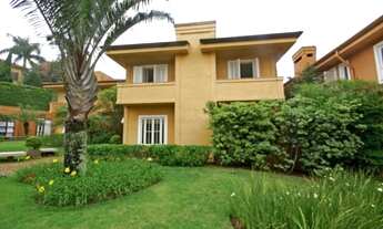 Imagem 2: Casa de condomínio para venda tem 420 metros quadrados com 5 quartos