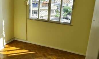 Imagem 3: Apto com ampla sla, 2 qtos bh,social, coz. com armários, área de serv,Dep compl garagem