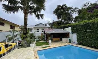 Imagem 2: Casa independente com 3 quartos sendo 1 suíte no Comary - Teresópolis/ RJ