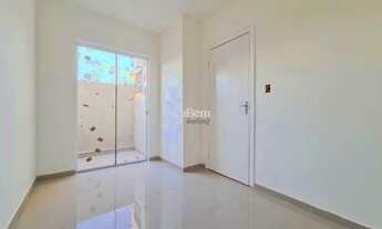 Imagem 2: Casa 2 dormitórios, churrasqueira, água quente, FGTS, pátio, Bairro Porto Verde