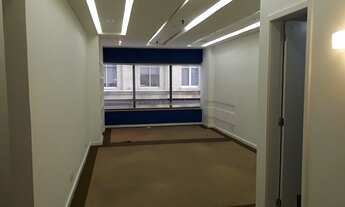 Imagem: Grupo de Salas (2) / Centro / 74 m2 / Excelente