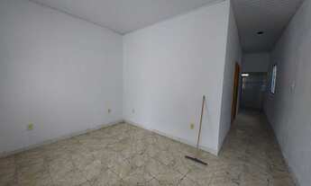 Imagem 3: ALUGO CASA COM 3 QTOS. SENDO UMA SUITE INDEPENDENTE NOS FUNDOS