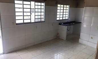 Imagem: Alugo casa de fundos QNM 09