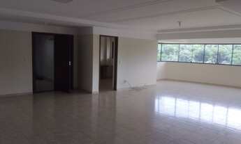 Imagem 5: Apartamento para aluguel possui 220 metros quadrados com 4 quartos