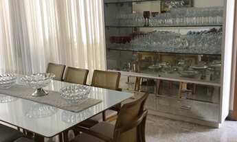 Imagem 5: Casa de condomínio Aldeia do Vale possui 495 metros quadrados com 4 suites