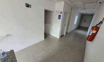 Imagem 2: Aclimação: Alugue um Studio Amplo por um Valor Imbatível!