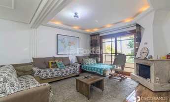 Imagem 2: Casa de condomínio para venda tem 232 metros quadrados com 3 quartos em Ipanema - Porto Al