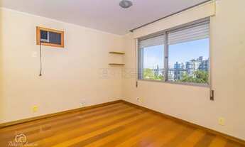 Imagem 7: Apartamento para venda possui 127 metros quadrados com 4 quartos em Petrópolis - Porto Ale