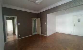 Imagem 2: Excelente Apartamento na Rua Constante Ramos com 3 Quartos, 1 Vaga de Garagem