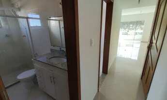 Imagem 6: Apartamento Riviera c/ 2qts, sendo 1suíte, 2brs, 1vg, amrs, vrnd, blindex, área extn