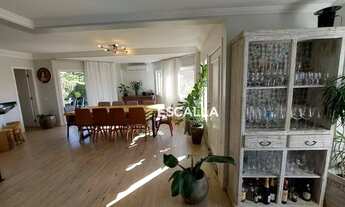 Imagem: Casa com 4 Quartos em Condomínio Fechado