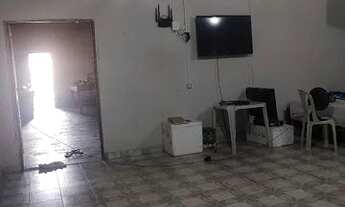 Imagem 2: Vendo terreno grande construído