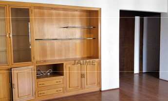 Imagem: Apartamento padrão com 4 dormitórios sendo