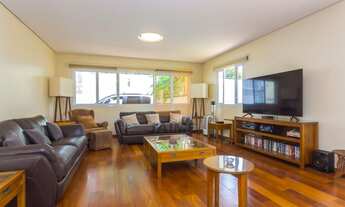 Imagem 2: Casa Térrea com 5 Dormitórios e 6 Vagas em Alto de Piheiros