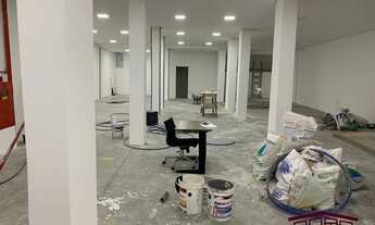 Imagem 2: Salão Comercial Recém Construído em Excelente Avenida de Osasco