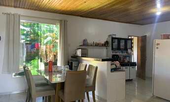 Imagem 4: Casa em rua pública