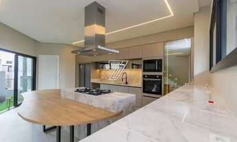 Imagem 2: Sobrado para venda com 294 metros quadrados com 3 quartos em Santo Inácio - Curitiba - PR