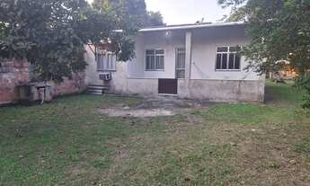 Imagem: Casa com terreno grande