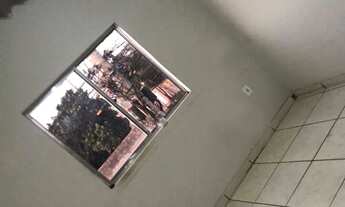 Imagem 3: Sobrado (parte superior) com 1 quarto, sala, banheiro, cozinha e área no bairro Dom Almir