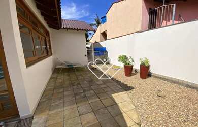 Imagem 5: Elegância e Conforto: Casa com Piscina e Churrasqueira no Centro de Gravataí!