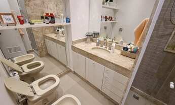 Imagem 7: Apartamento reformado para venda na Gávea com 03 quartos