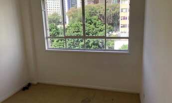 Imagem: Apt c/ quarto, sala e cozinha. Colado a