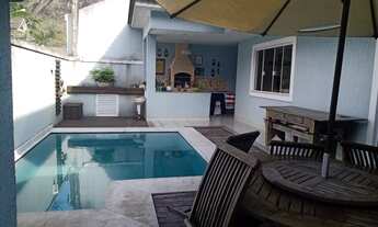 Imagem 2: Casa de condomínio para venda tem 210 metros quadrados com 4 quartos