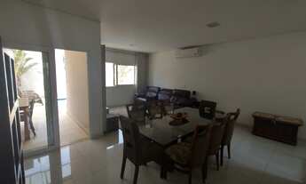 Imagem 2: Casa Sobrado em Condomínio - 4 Dormitórios (2 Suítes) - 245 m2 Área - 5 minutos a Pé do Pq