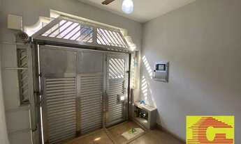 Imagem 3: Excelente Localização - Aluga-se Sobrado com 3 Dormitórios para Residência ou Comércio no