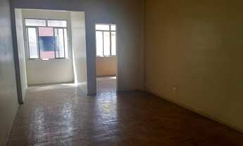 Imagem 2: Cód.: 806 - Apartamento com 2 Quartos e 2 Banheiros, elevador - à venda no Centro, Juiz de