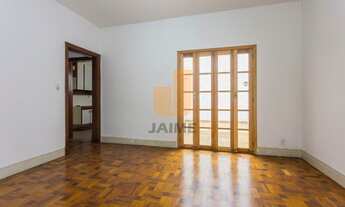 Imagem 2: Casa assobradada com 250m² na rua mais tranquila do bairro