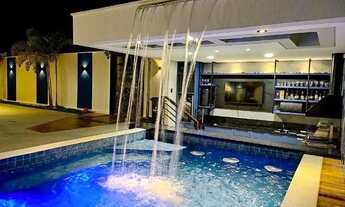 Imagem 3: Casa com três dormitórios sendo os três suítes - 328m²