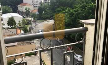 Imagem 4: Apartamento com varanda e 2 dormitórios, prédio com duas vagas e lazer