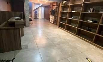 Imagem: Loja na Evaldo Costa, em frente a autopeças