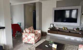 Imagem 6: Vendo uma casa linda recém reformada. ainda finalizando pintura