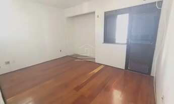 Imagem 6: Apartamento amplo com cozinha planejada, móveis fixos e em uma localização super privilegi